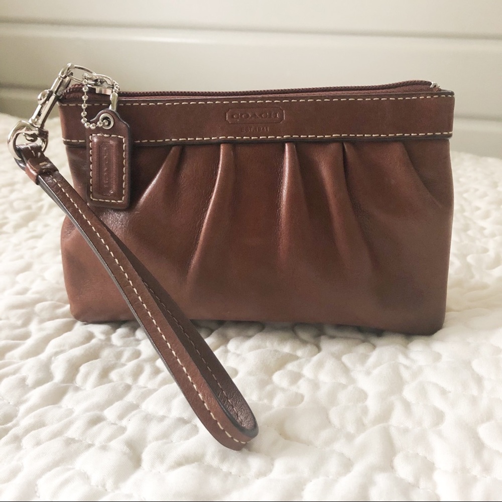 EUC Authentic Coach Cognac Leather Wristlet
